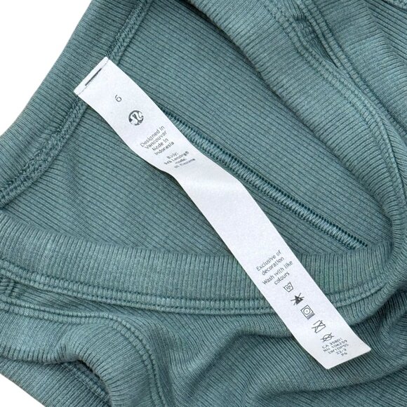 Women’s LuLu lemon top teal lending/elastic 2010s - Picture 3 of 5